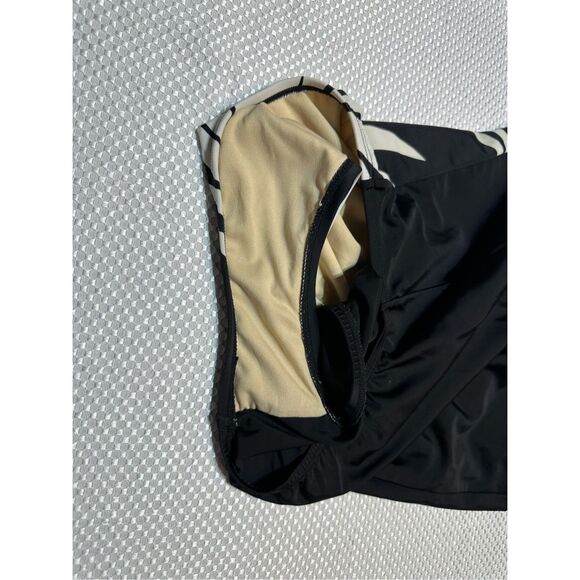 Kona Sol size 18W one piece swimsuit black and white - Picture 3 of 4